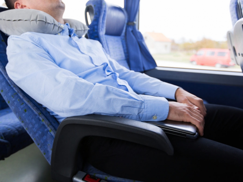 Passageiros em transporte corporativo